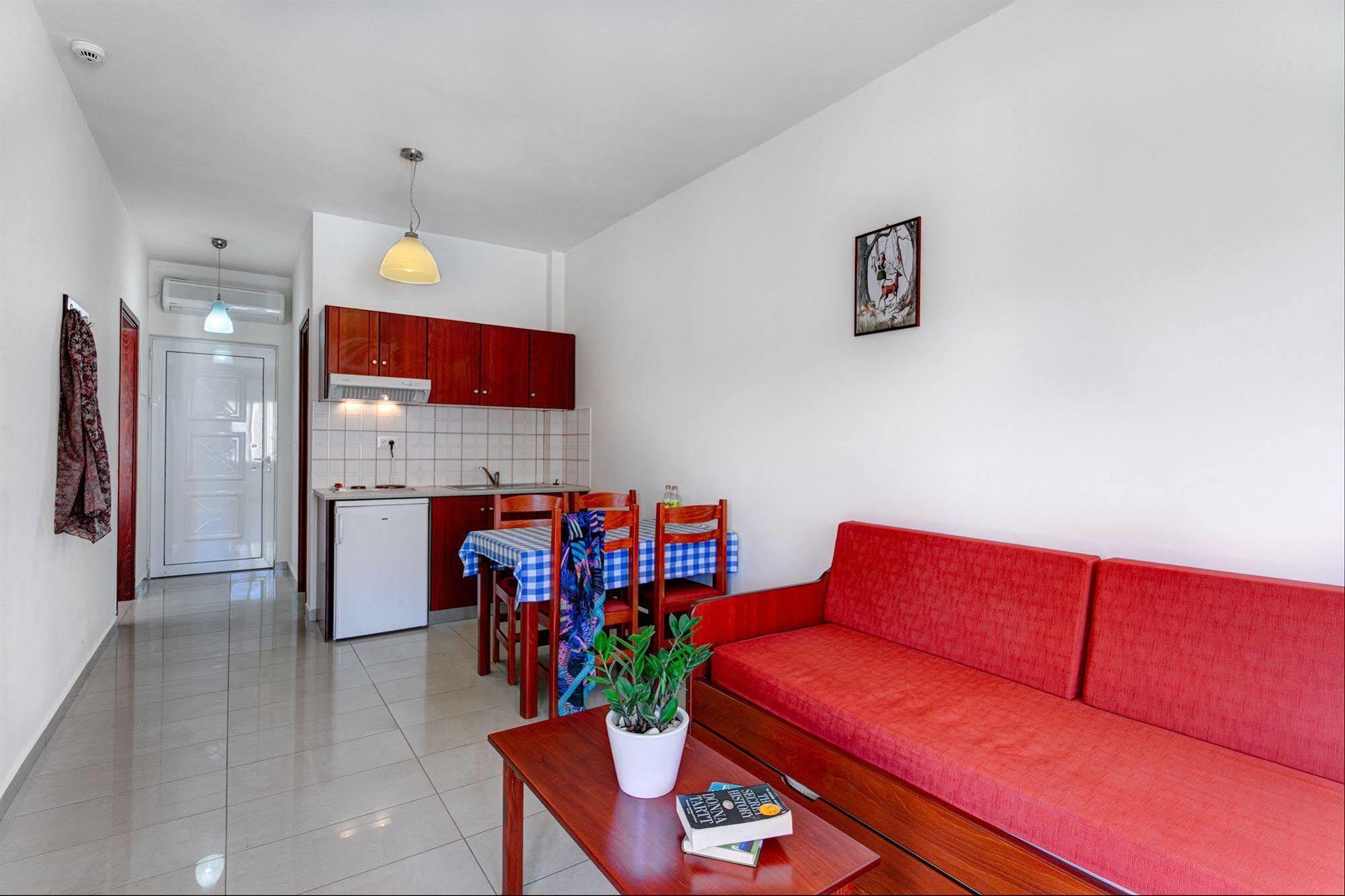 Artemis Hotel Apartments 헐소니소스 외부 사진