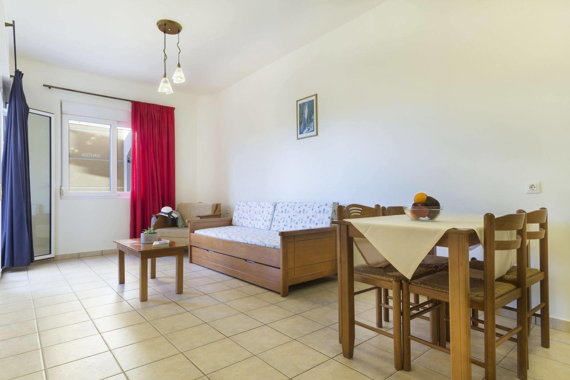 Artemis Hotel Apartments 헐소니소스 외부 사진