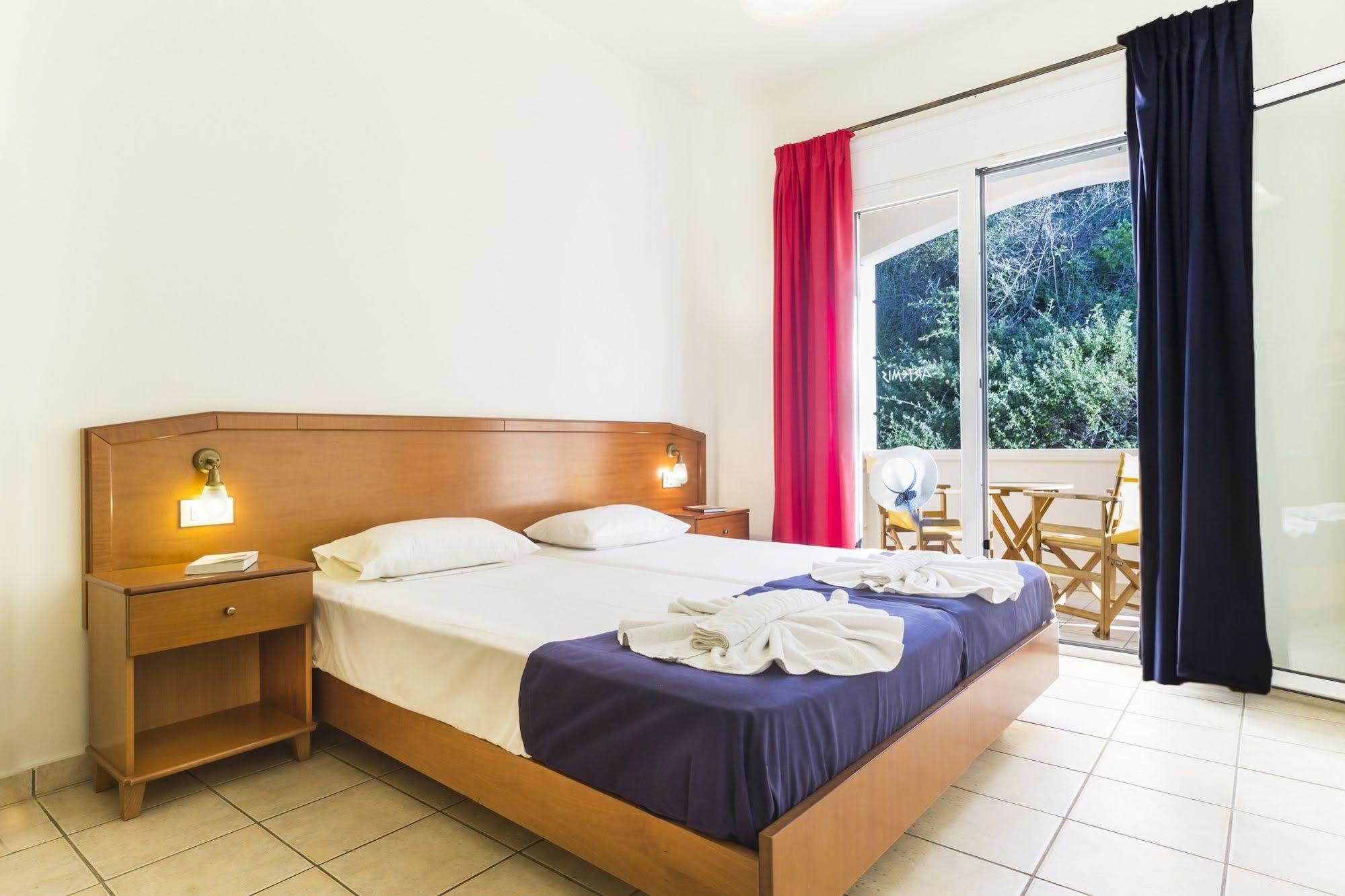 Artemis Hotel Apartments 헐소니소스 외부 사진