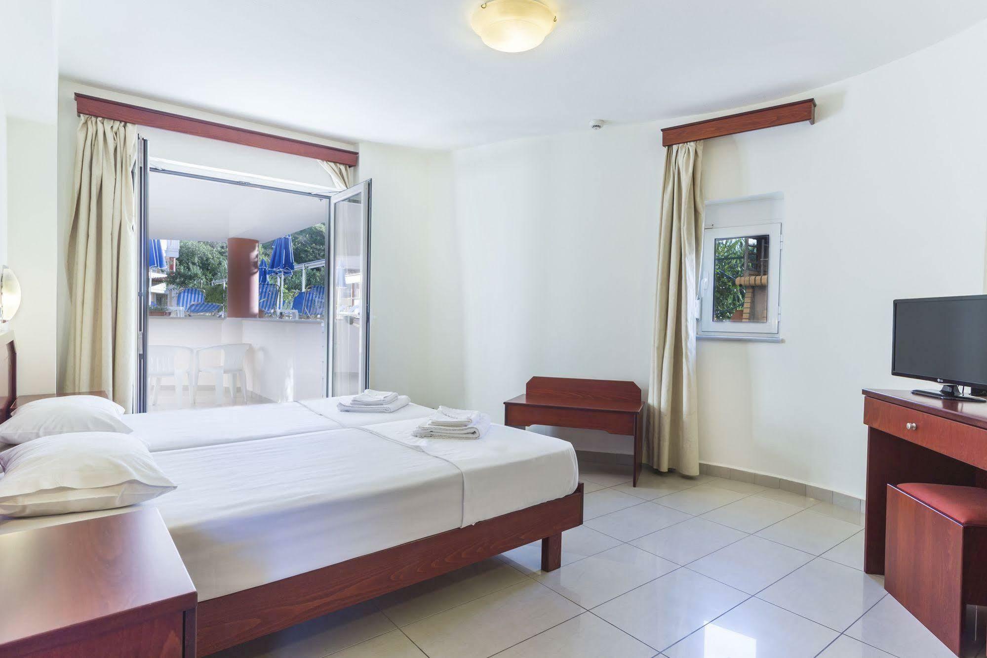 Artemis Hotel Apartments 헐소니소스 외부 사진