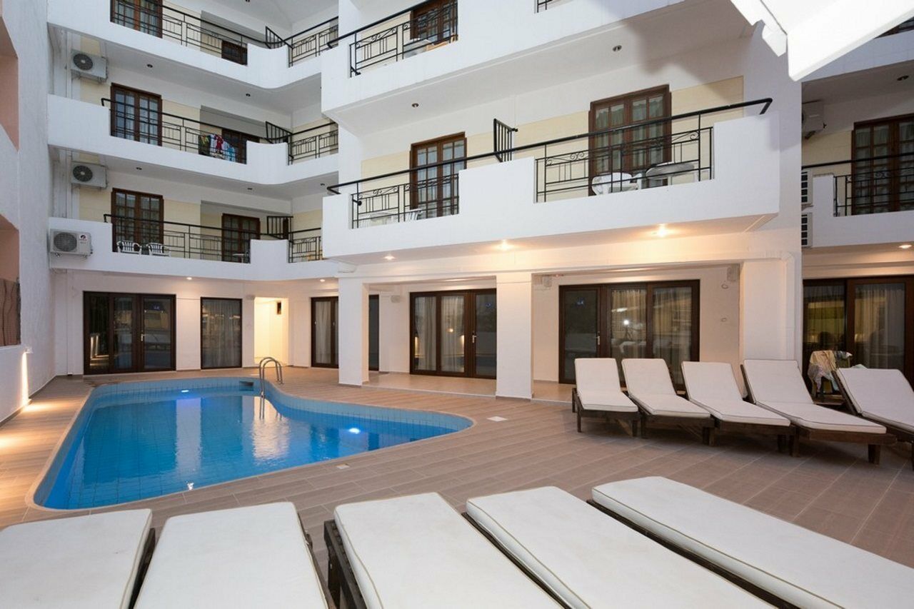 Artemis Hotel Apartments 헐소니소스 외부 사진